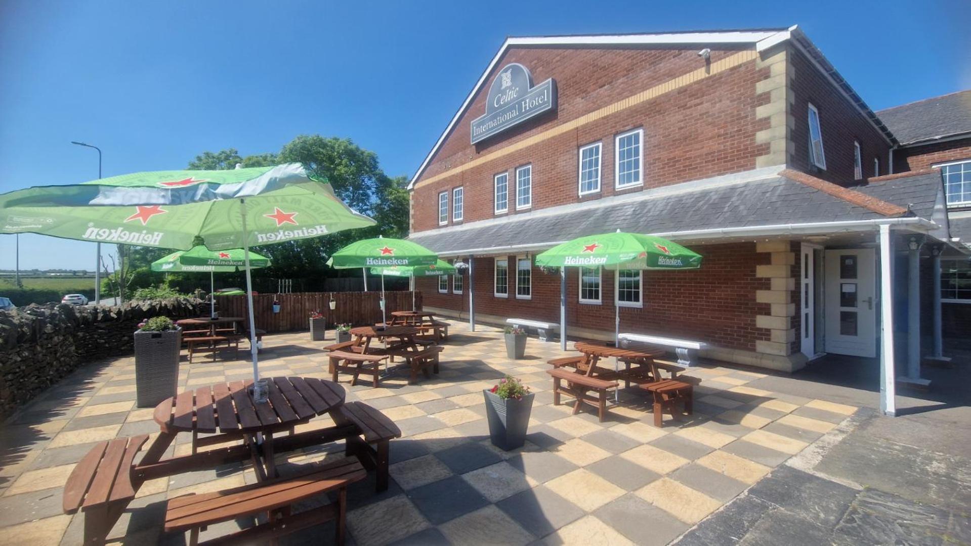 Celtic International Hotel Cardiff Airport Barry Zewnętrze zdjęcie